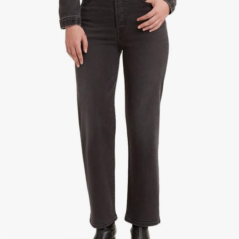 Levi's Women's Ribcage Straight Ankle Jeans in Black Size 31